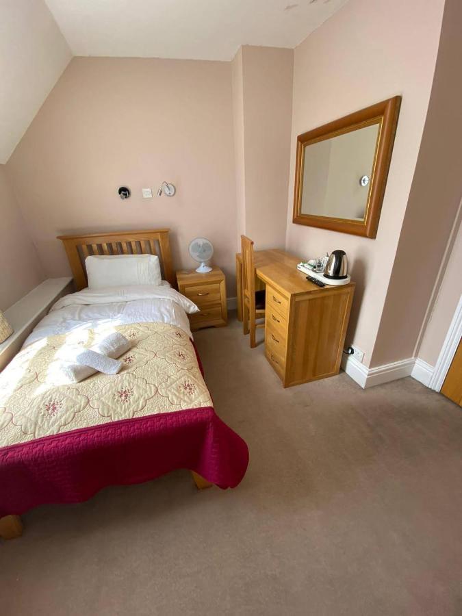 Hotel The Antelope At Upavon Exterior foto