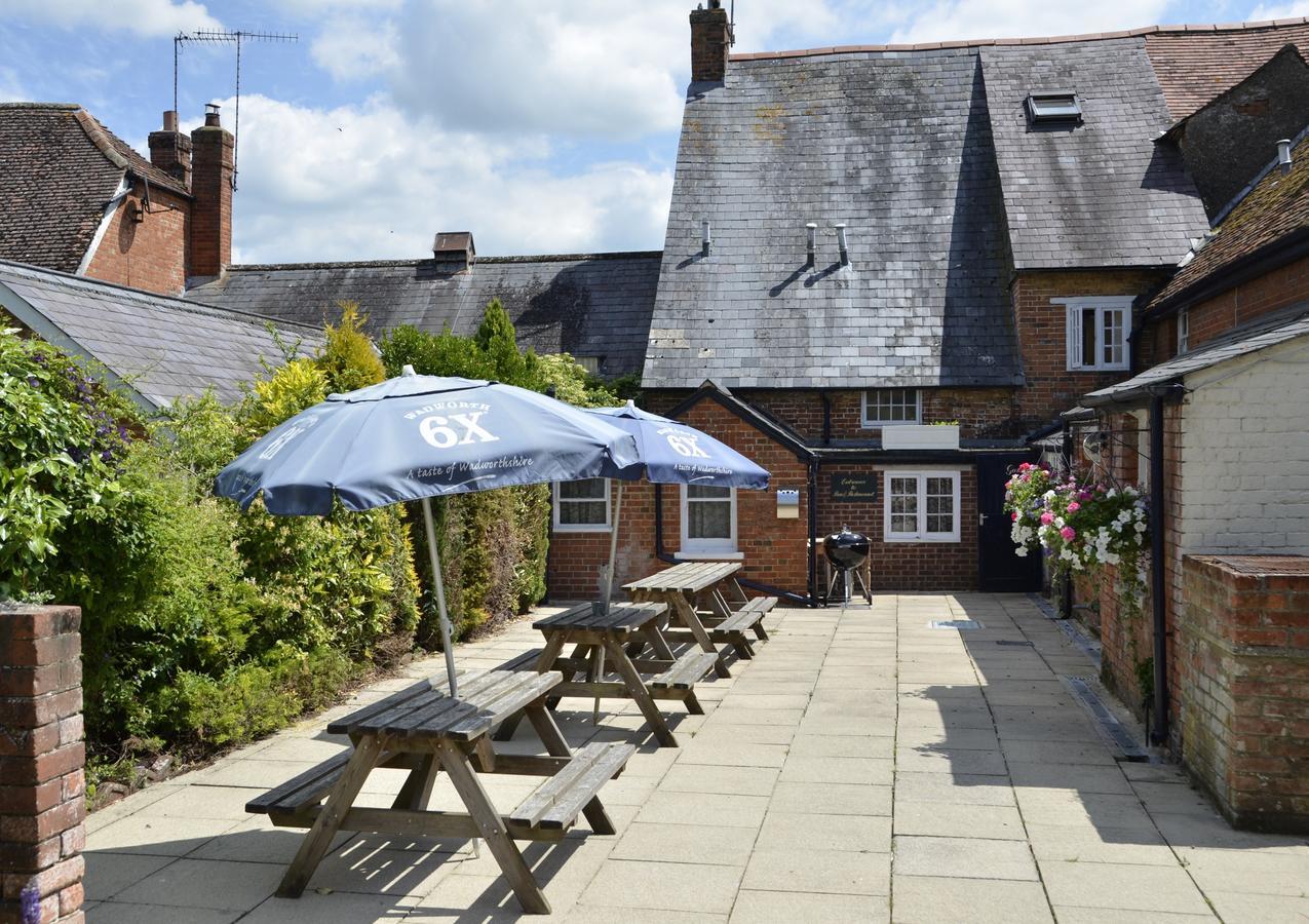 Hotel The Antelope At Upavon Exterior foto